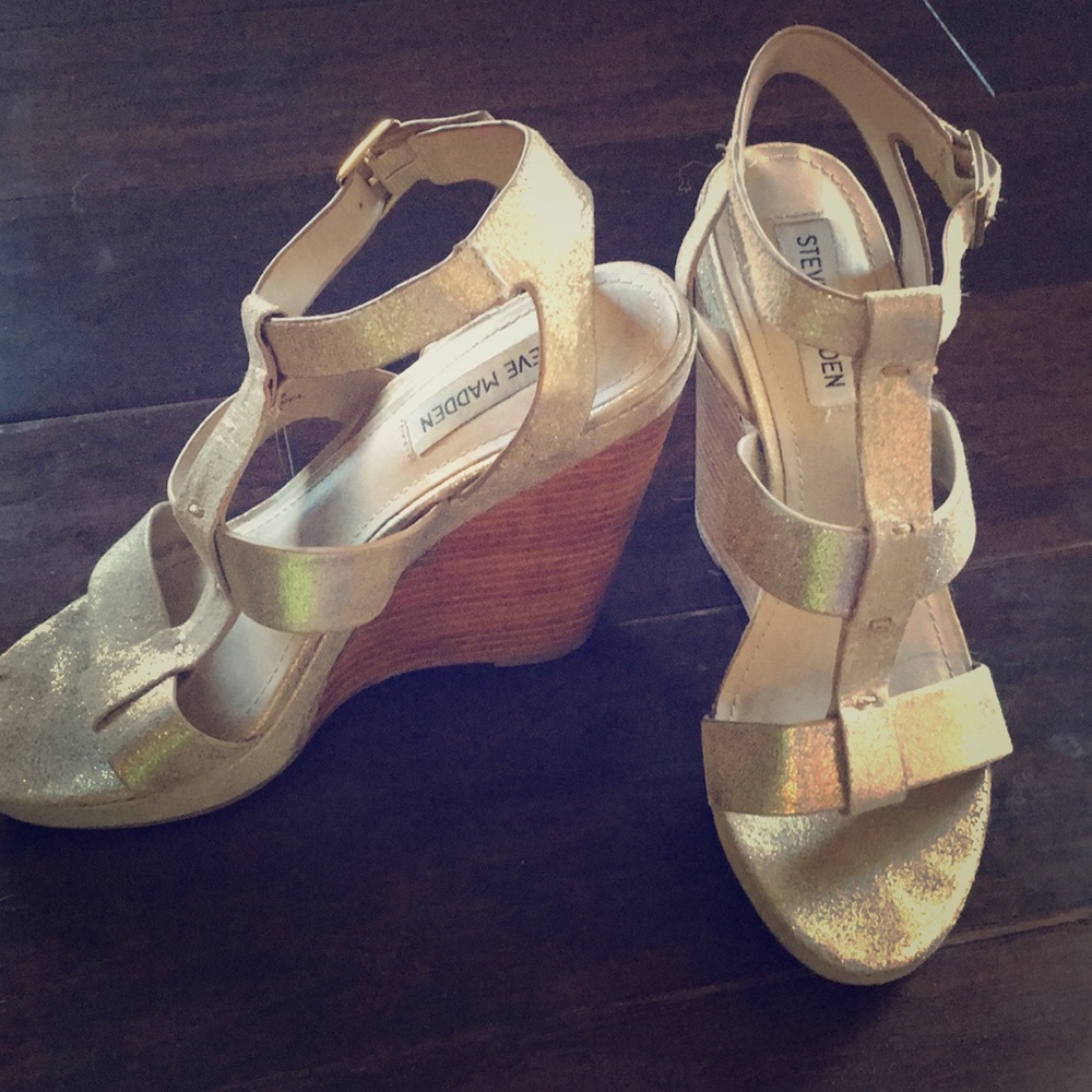 Steve Madden gold sparkle wedges